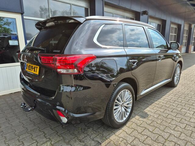 Mitsubishi OUTLANDER 2.4 PHEV INTENSE+, Trekhaak, Carplay, 360 Camera, Zonnedak, Elektrische Achterklep, ALL IN Prijs!