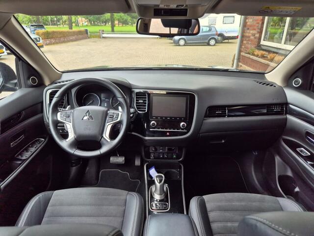 Mitsubishi OUTLANDER 2.4 PHEV INTENSE+, Trekhaak, Carplay, 360 Camera, Zonnedak, Elektrische Achterklep, ALL IN Prijs!