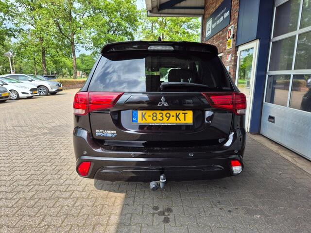 Mitsubishi OUTLANDER 2.4 PHEV INTENSE+, Trekhaak, Carplay, 360 Camera, Zonnedak, Elektrische Achterklep, ALL IN Prijs!