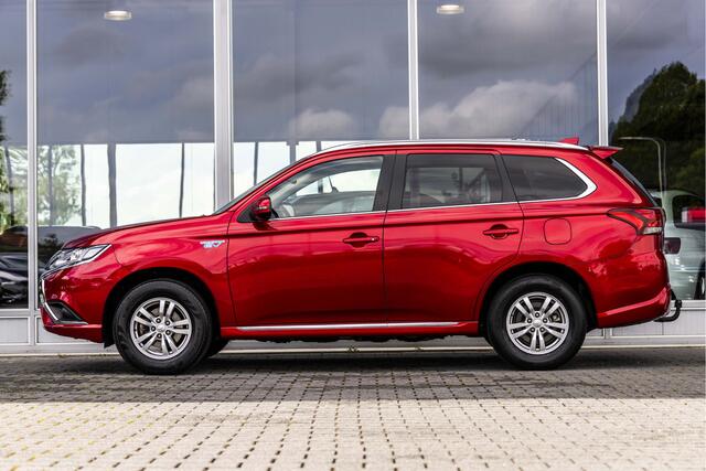 Mitsubishi OUTLANDER 2.4 PHEV Pure | Camera | Carplay | Trekhaak