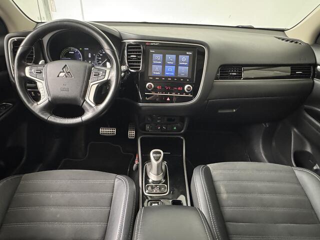 Mitsubishi OUTLANDER 2.4 PHEV Intense+ | Panoramadak | Apple CarPlay / Android Auto | 360° Camera | Trekhaak |