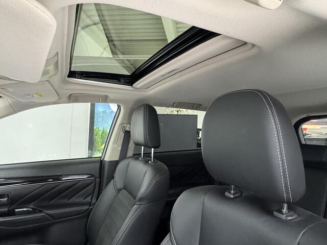 Mitsubishi OUTLANDER 2.4 PHEV Intense+ | Panoramadak | Apple CarPlay / Android Auto | 360° Camera | Trekhaak |