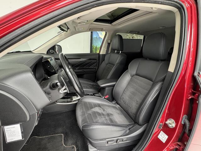 Mitsubishi OUTLANDER 2.4 PHEV Intense+ | Navigatie | 360° Camera | Panoramadak | Stoelverwarming |