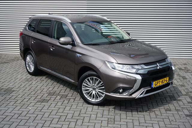 Mitsubishi OUTLANDER 240PK PHEV Pure AUTOM. | CAMERA | ALL SEASONS | TREKHAAK