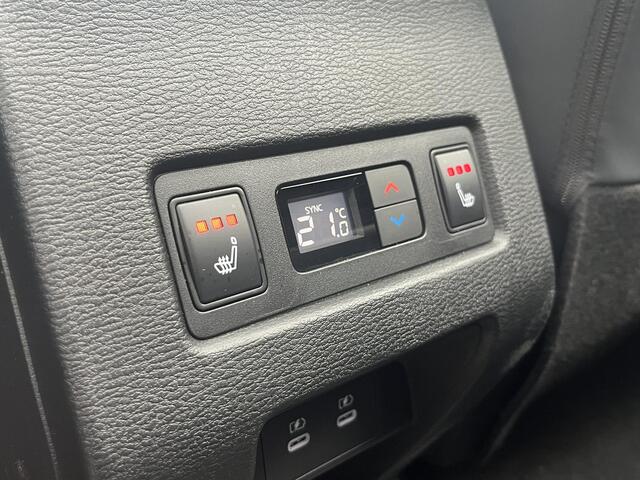 Mitsubishi OUTLANDER 2.4 PHEV Instyle / 8 jaar Fabrieksgarantie / Trekhaak (1.600KG) / Panoramadak / Elektr. Voorstoelen Met Geheugen / Stoel Verwarming Voor & Achter / Stuur & Voorruit Verwarming / Elektr. Achterklep / Apple Carplay & Android Auto / Navigatie / Airco / Dodeh