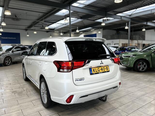 Mitsubishi OUTLANDER 2.4 PHEV 240pk Intense | Trekhaak | Cruise control | Elektrisch verstelbare stoel | Stoelverwarming | All-season banden |