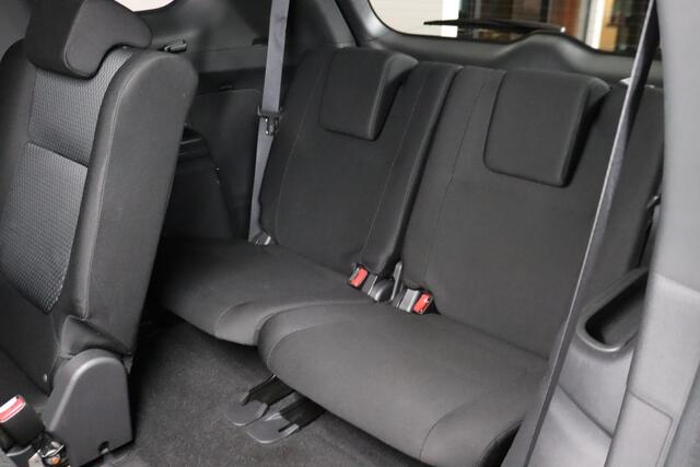 Mitsubishi OUTLANDER 2.0 Instyle 7-Persoons Schuifkanteldak, Trekhaak, LED, Cruise Control
