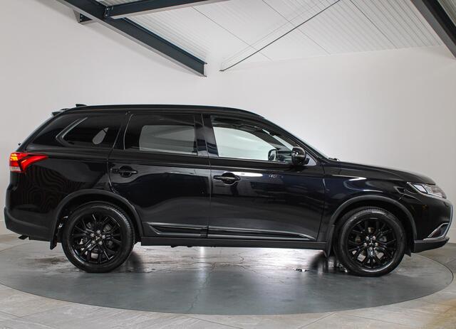 Mitsubishi OUTLANDER 2.0 Instyle 7-Persoons Schuifkanteldak, Trekhaak, LED, Cruise Control