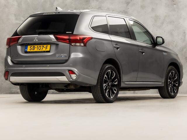 Mitsubishi OUTLANDER 2.0 PHEV Deluxe 203Pk Automaat (CAMERA, LEDER/ALCANTARA, STOELVERWARMING, GETINT GLAS, SPORTSTOELEN, CRUISE, NIEUWE APK, NIEUWSTAAT)