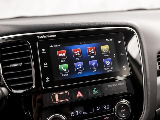 Mitsubishi OUTLANDER 2.0 PHEV Deluxe 203Pk Automaat (CAMERA, LEDER/ALCANTARA, STOELVERWARMING, GETINT GLAS, SPORTSTOELEN, CRUISE, NIEUWE APK, NIEUWSTAAT)