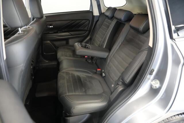 Mitsubishi OUTLANDER 2.4 PHEV Instyle | Schuif- Kanteldak | Trekhaak | 360 Camera