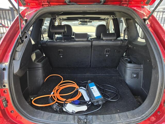 Mitsubishi OUTLANDER 2.4 PHEV S-Edition | Leer | Open dak | Navigatie |
