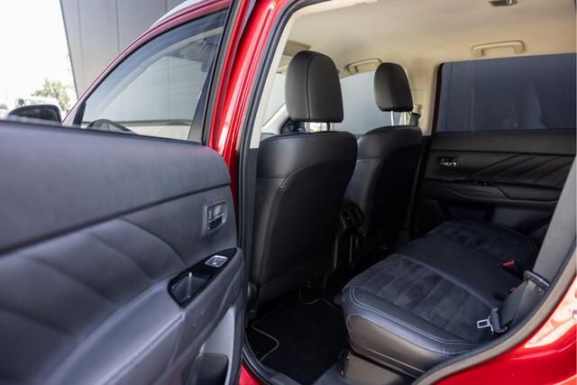 Mitsubishi OUTLANDER 2.4 PHEV Intense | Trekhaak | Camera | 18"