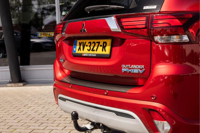 Mitsubishi OUTLANDER 2.4 PHEV Intense | Trekhaak | Camera | 18"