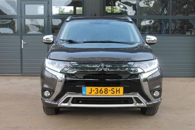 Mitsubishi OUTLANDER 2.4 PHEV PURE **NL-Auto** Trekhaak / camera / winterbanden set