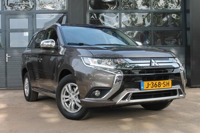 Mitsubishi OUTLANDER 2.4 PHEV PURE **NL-Auto** Trekhaak / camera / winterbanden set