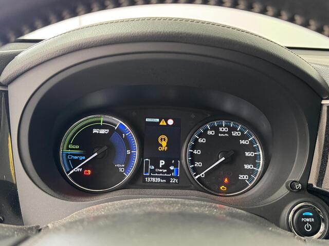 Mitsubishi OUTLANDER 2.4 PHEV Intense+ | Trekhaak | Camera | Navigatie | Stoelverwarming |