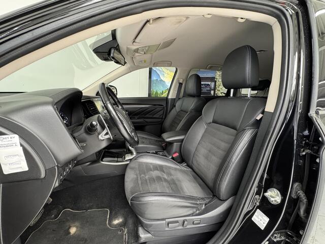 Mitsubishi OUTLANDER 2.4 PHEV Intense+ | Trekhaak | Camera | Navigatie | Stoelverwarming |