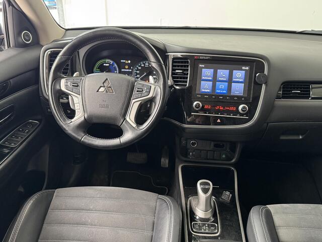 Mitsubishi OUTLANDER 2.4 PHEV Intense+ | Trekhaak | Camera | Navigatie | Stoelverwarming |
