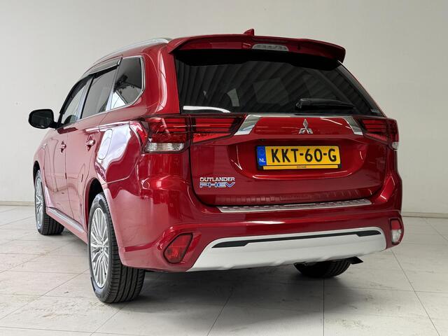 Mitsubishi OUTLANDER 2.4 PHEV Intense | Trekhaak | Navigatie | Camera | Stoelverwarming |