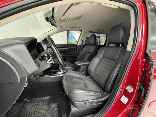 Mitsubishi OUTLANDER 2.4 PHEV Intense | Trekhaak | Navigatie | Camera | Stoelverwarming |