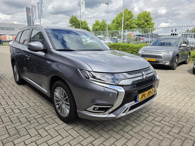 Mitsubishi OUTLANDER 2.4 PHEV Instyle | Trekhaak | 360º Camera | Open dak |