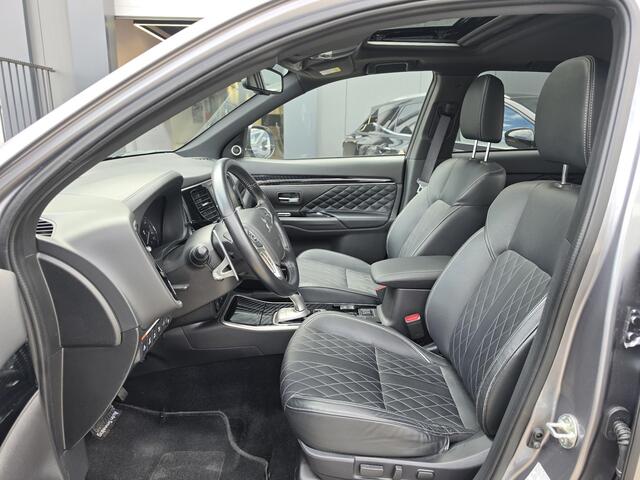 Mitsubishi OUTLANDER 2.4 PHEV Instyle | Trekhaak | 360º Camera | Open dak |