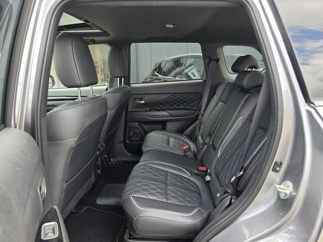 Mitsubishi OUTLANDER 2.4 PHEV Instyle | Trekhaak | 360º Camera | Open dak |