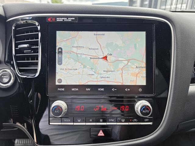 Mitsubishi OUTLANDER 2.4 PHEV Instyle | Trekhaak | 360º Camera | Open dak |
