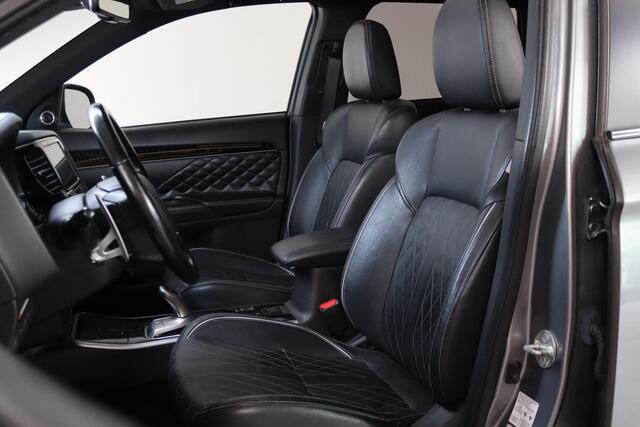 Mitsubishi OUTLANDER 2.4 PHEV Intense+ Panoramadak, Camera, Navigatie, Cruise Control