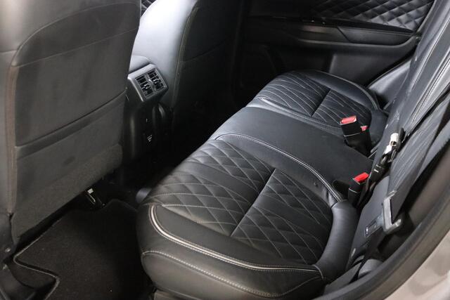 Mitsubishi OUTLANDER 2.4 PHEV Intense+ Panoramadak, Camera, Navigatie, Cruise Control