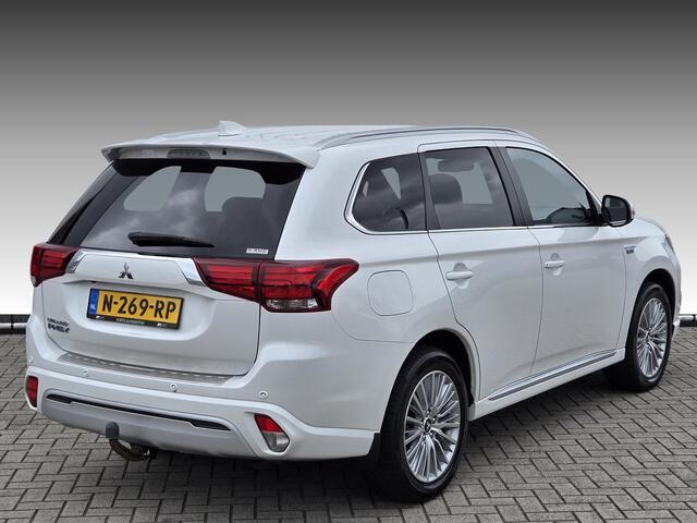 Mitsubishi OUTLANDER 2.4 PHEV Intense S | Dealeronderhouden| Metallic Wit | Trekhaak 1500KG|