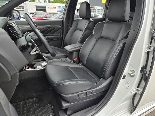 Mitsubishi OUTLANDER 2.4 PHEV Intense S | Dealeronderhouden| Metallic Wit | Trekhaak 1500KG|