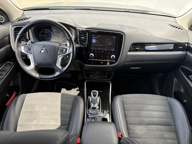 Mitsubishi OUTLANDER 2.4 PHEV Intense+ / Stoel/Stuurverwarming / Climate control / Glazen schuif-/kanteldak / Trekhaak geremd trekgewicht 1500 kg / Navigatie / Bluetooth /