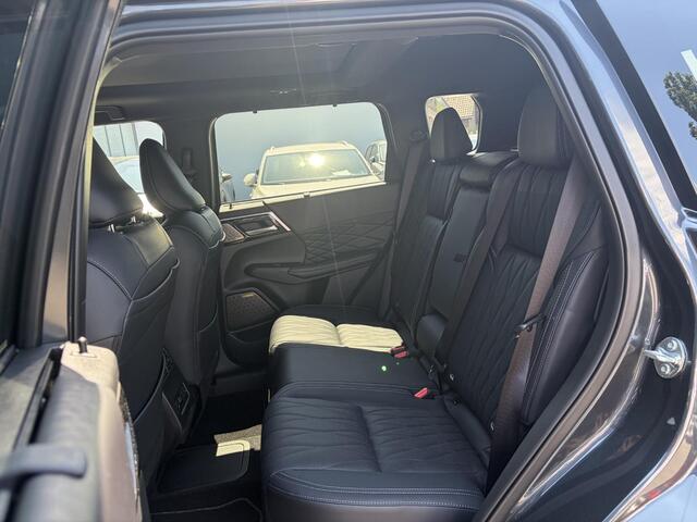 Mitsubishi OUTLANDER 2.4 PHEV Black Edition | All Black trim | Zeer complete uitvoering | Demo | Actiieprijs |
