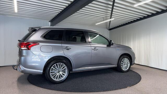 Mitsubishi OUTLANDER 2.4 PHEV Intense+ Automaat | Trekhaak | Pano