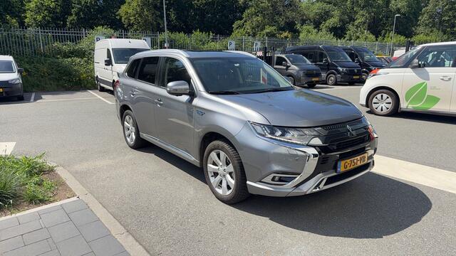 Mitsubishi OUTLANDER 2.4 PHEV Intense+ / Navigatie / Schuif/kanteldak / Camera / Trekhaak