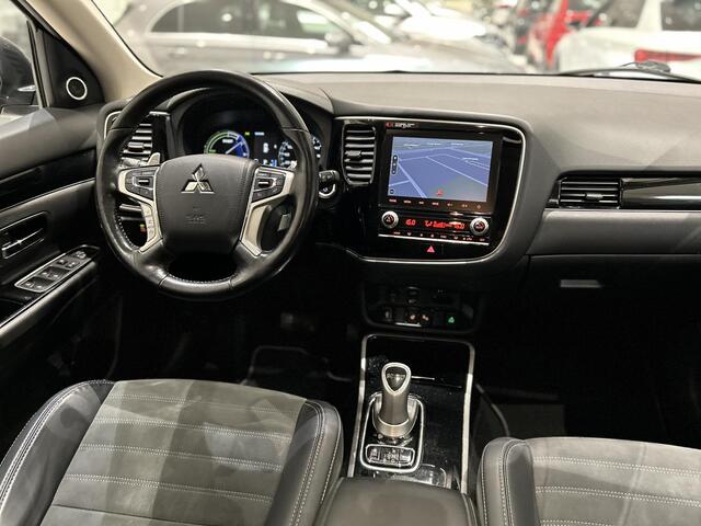 Mitsubishi OUTLANDER 2.4 PHEV Intense+ | Panoramadak | Stoel + Suur verwarming | 360 Camera