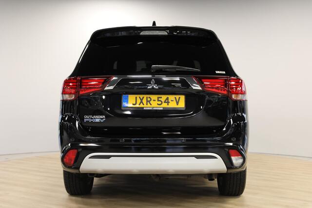 Mitsubishi OUTLANDER 2.4 PHEV Instyle | Schuif- kanteldak | Leer | 360 Camera