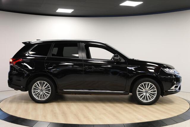 Mitsubishi OUTLANDER 2.4 PHEV Instyle | Schuif- kanteldak | Leer | 360 Camera