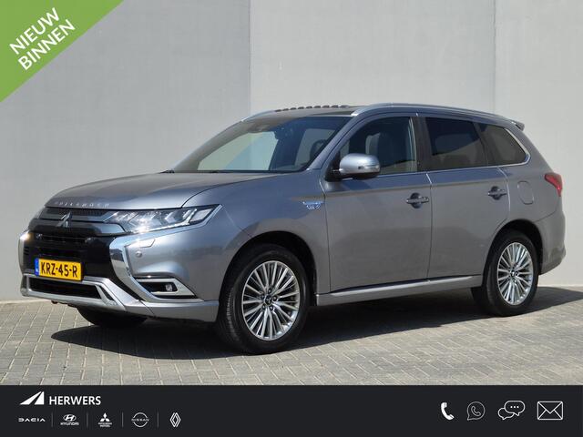 Mitsubishi OUTLANDER 2.4 PHEV Instyle / SOH 73% / Elektrische achterklep / Trekgewicht 1500 kg / Rondomzicht camera / Trekhaak afneembaar / Adaptief cruise control / Glazen schuif- en kanteldak / Keyless Entry/Start / Stuur-& Stoelverwarming /