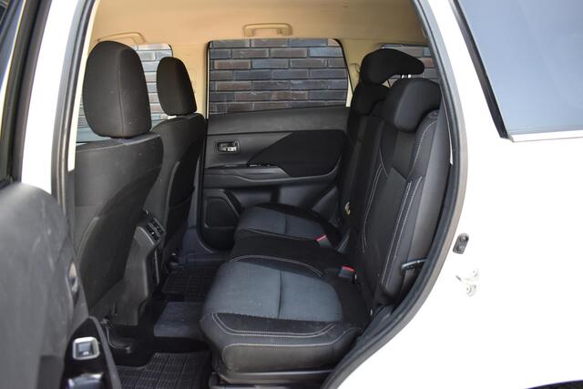 Mitsubishi OUTLANDER 2.4 PHEV Pure