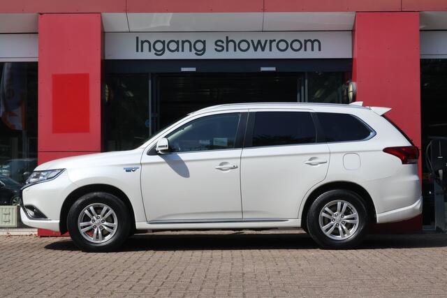 Mitsubishi OUTLANDER 2.4 PHEV Pure | Origineel | Camera |