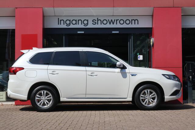 Mitsubishi OUTLANDER 2.4 PHEV Pure | Origineel | Camera |