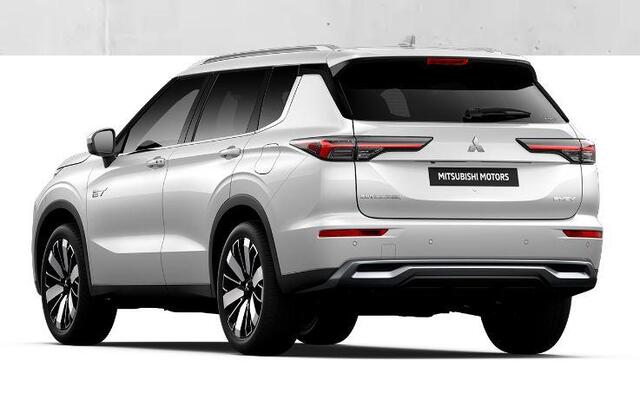 Mitsubishi OUTLANDER 2.4 PHEV Intense+ RIJKLAAR | Nieuw uit voorraad leverbaar