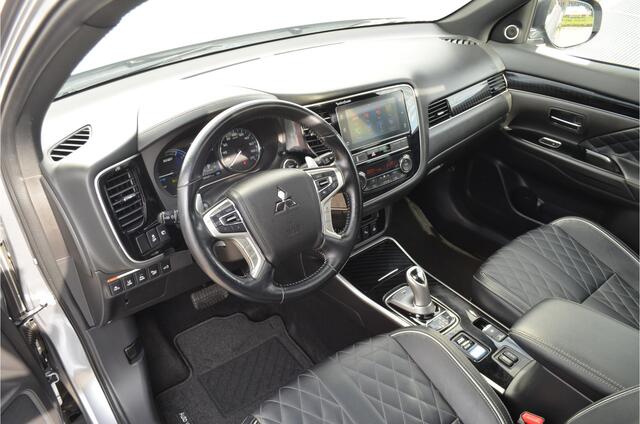 Mitsubishi OUTLANDER PHEV 2.4 INSTYLE 4WD | PLUG IN HYBRID | FULL OPTIONS | ADAPTIEF CRUISE | SCHUIFDAK | FABRIEKSGARANTIE TOT 04-01-2027* | ALL IN RIJKLAARPRIJS