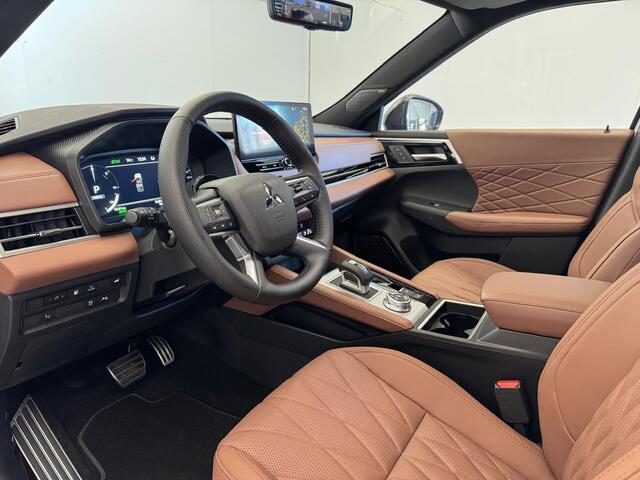 Mitsubishi OUTLANDER 2.4 PHEV Instyle+ | Massage | Panoramadak | Full Options | Trekhaak | Garantie tot 15-03-2033