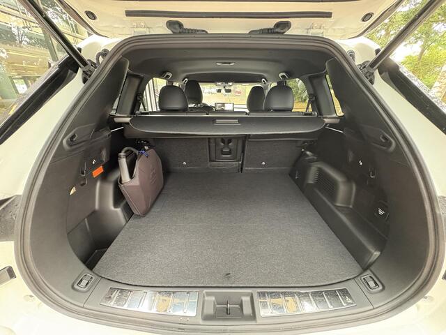 Mitsubishi OUTLANDER 2.4 PHEV Intense+ | Navigatie | Adaptieve Cruise Control | Head-Up Display | Elek. Achterklep | FABRIEKSGARANTIE TOT 06-2034!