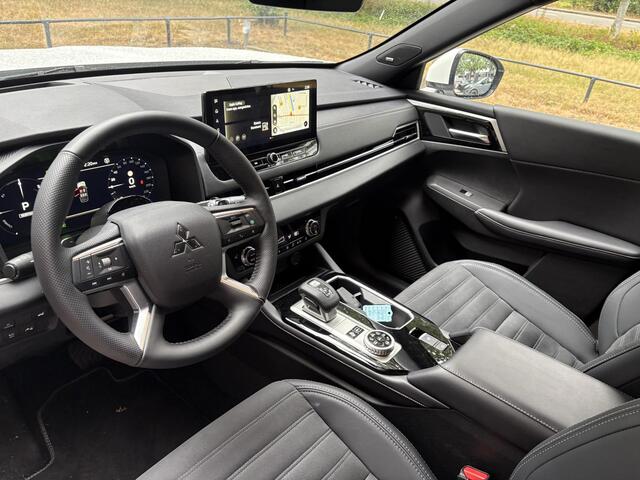 Mitsubishi OUTLANDER 2.4 PHEV Intense+ | Navigatie | Adaptieve Cruise Control | Head-Up Display | Elek. Achterklep | FABRIEKSGARANTIE TOT 06-2034!