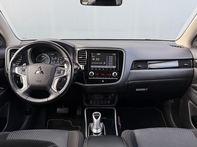 Mitsubishi OUTLANDER BWJ 2021 | 2.4 225PK PHEV Pure | CLIMA | NAVI | STOELVERW | CAMERA A | CARPLAY |